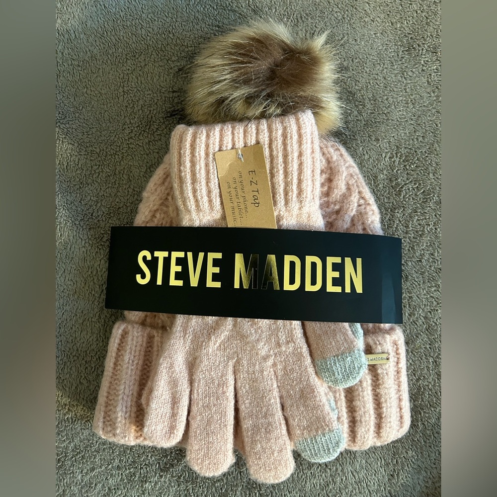 Steve Madden hat and gloves set